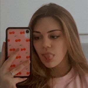 Meet your Posher, Julia